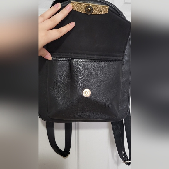 black small pack - Picture 2 of 4